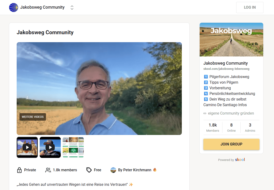 Hier sieht man eine Community, die Jakobsweg-Community von Peter Kirchmann. Im Video ist Peter Kirchmann zu sehen, und auf der rechten Seite gibt es weitere Informationen über die Community-Inhalte,. Diese Community ist in Scool aufgesetzt. 